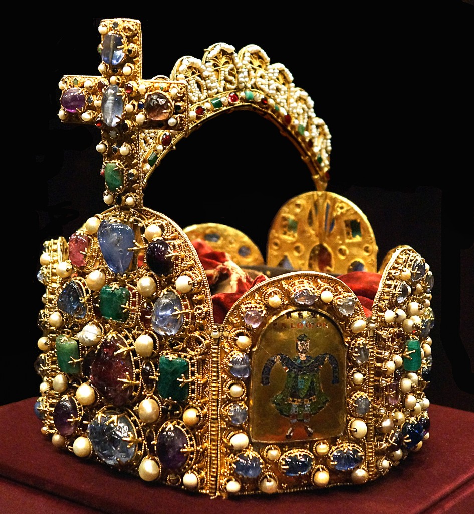 Holy_Roman_Empire_Crown_(Imperial_Treasury)2