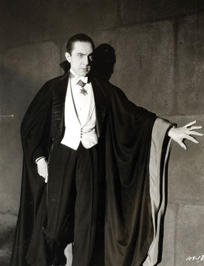 Bela_Lugosi_as_Dracula,_anonymous_photograph_from_1931,_Universal_Studios