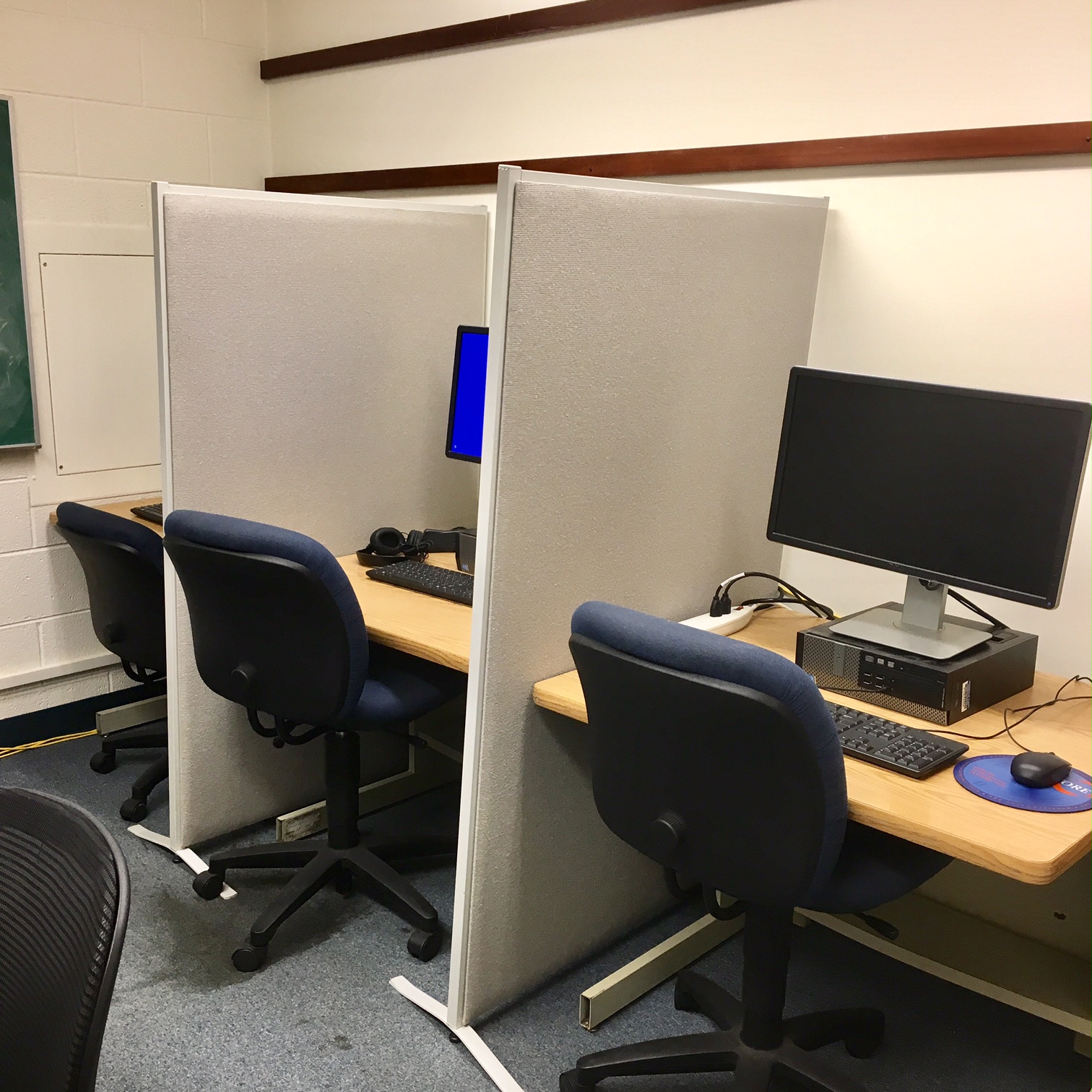 Lab Facilities | Advertising Research Participation System - University ...