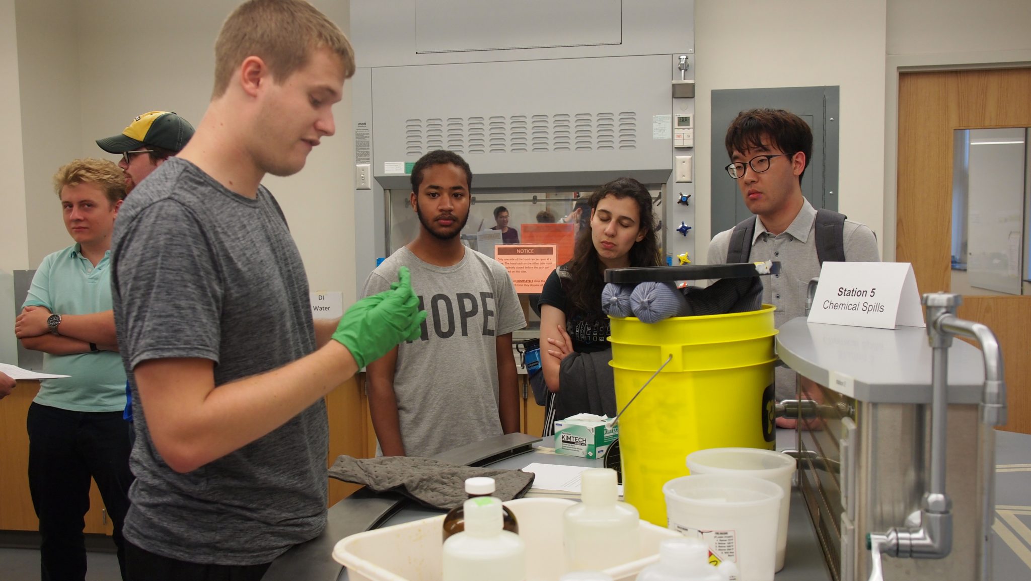 Fall 2018 TA Training Chemistry Joint Safety Team University of Illinois at UrbanaChampaign