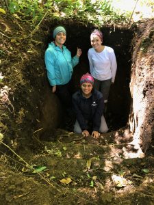 Ceci, Juliana and Dayana in the Aullador soil pit at Volcan Baru